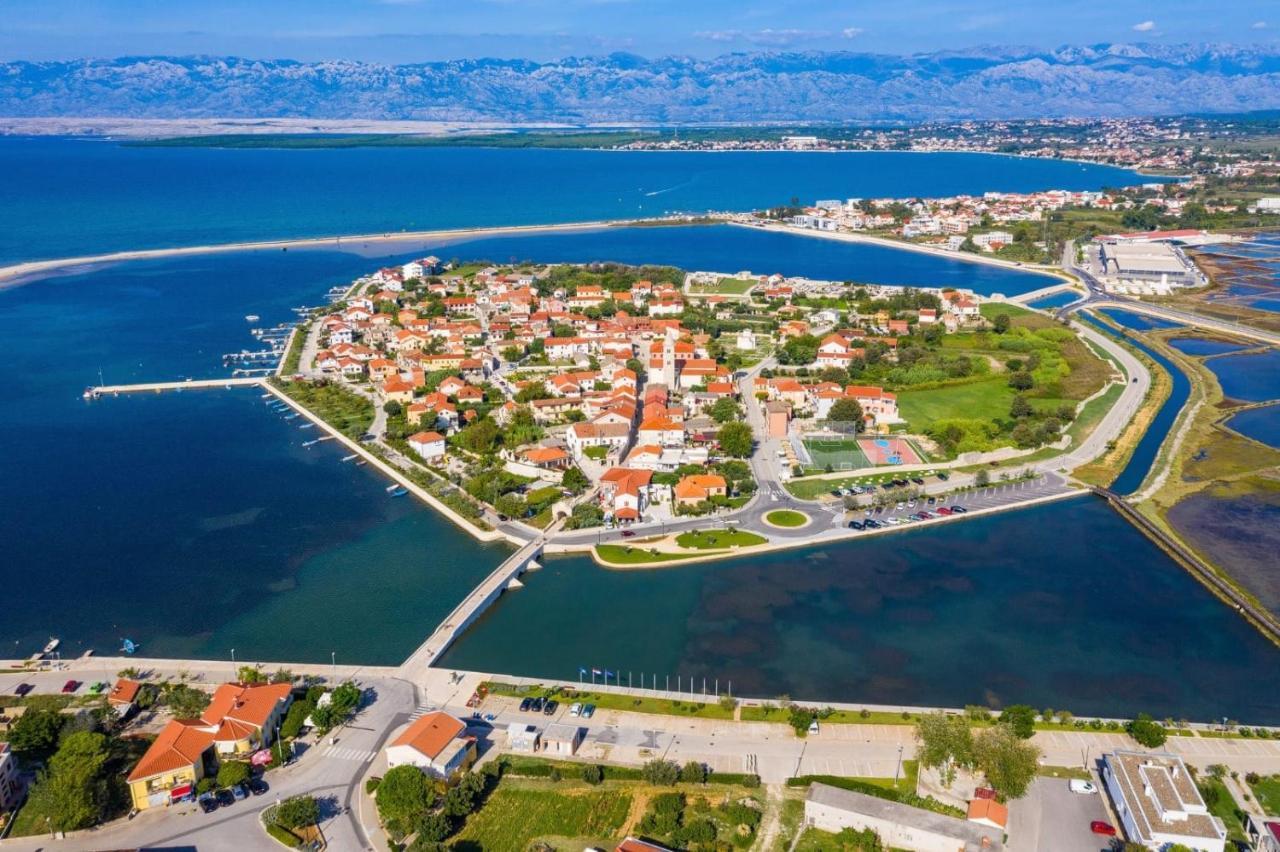 Apartments With A Parking Space Nin, Zadar - 11900 المظهر الخارجي الصورة